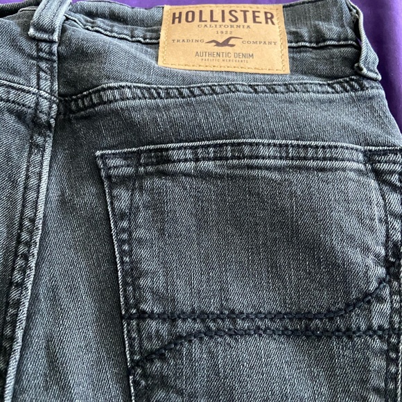 HOLLISTER BLACK SKINNY JEANS - Picture 2 of 5
